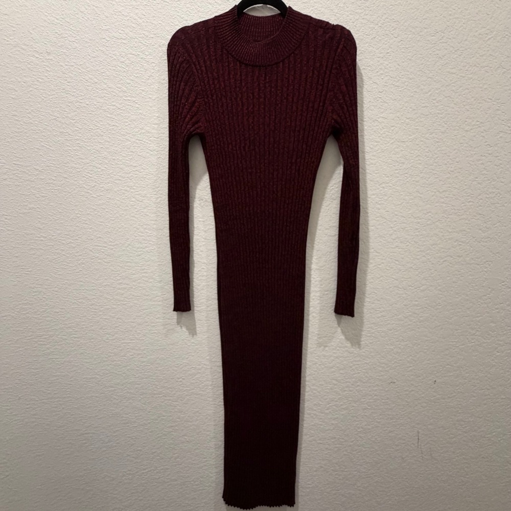 House of Harlow 1960 Burgundy Ribbed Knit Mock Neck Maxi Dress Small